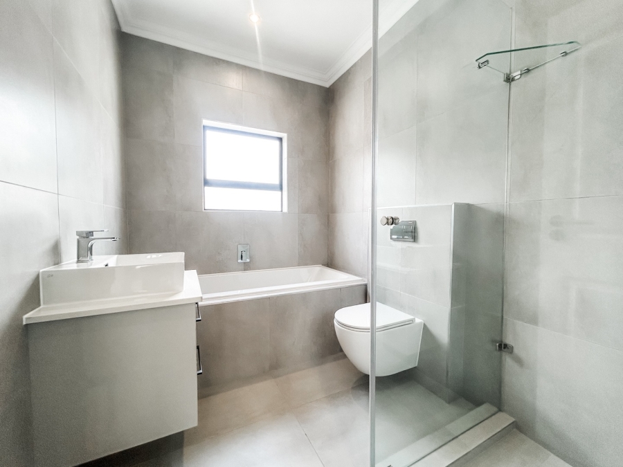 To Let 3 Bedroom Property for Rent in Sandown Western Cape